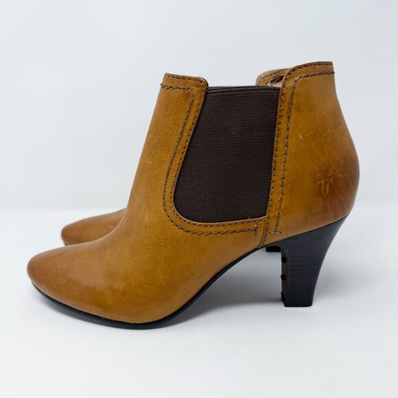 Frye Cognac Brown Leather Scarlett Chelsea High Heel Bootie Women's Sz 9 Pull On - Picture 3 of 10